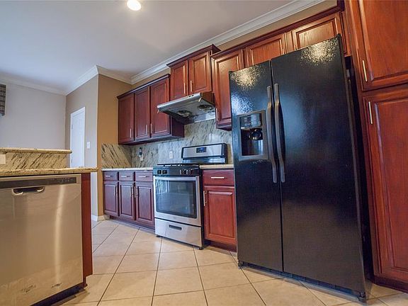 4th image of 1207 Autumn Green Dr