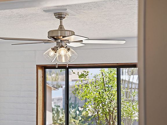 5th image of 911 Juniper St