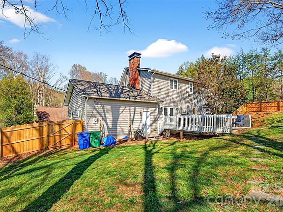 3rd image of 102 Charles Ridge Rd