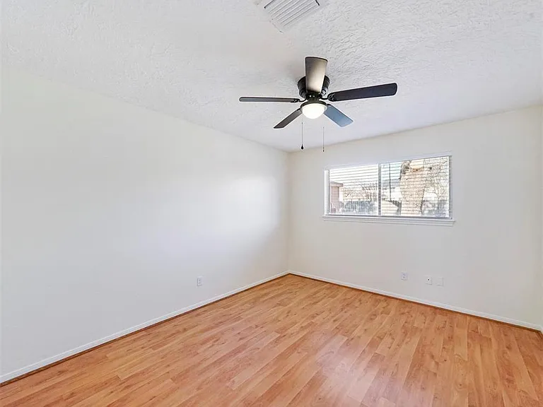 14006 Briarworth Dr — Photo 18
