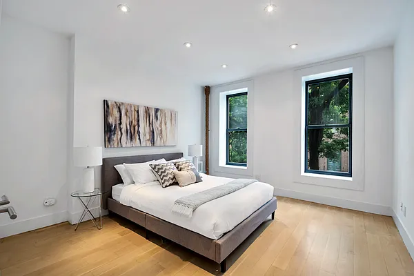 Sold by Corcoran | media 7