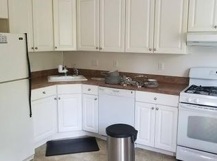 23 Asnuntuck St, Enfield, CT 06082