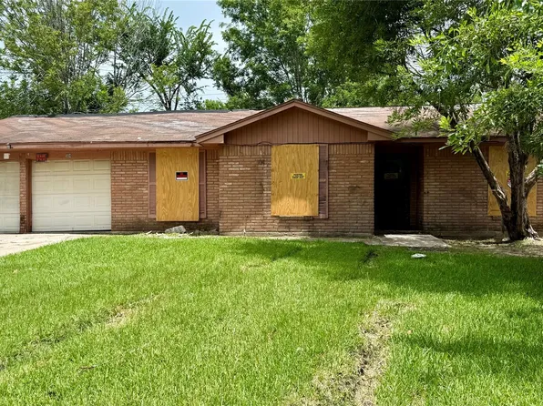 504 Pamela Dr, Baytown, TX 77521