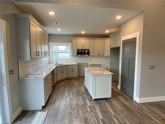 5th image of 4868 Mandarin Dr