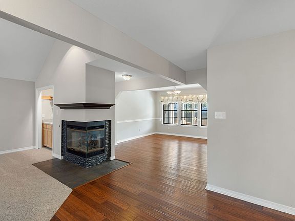 3rd image of 148 Long Pointe Dr