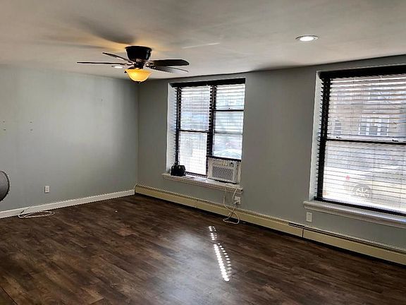 4th image of 1417 31st Ave APT 1A