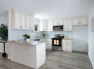 838 Beverly Pl, Santa Ana, CA 92701