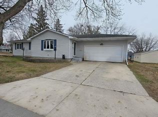 413 4th Ave NE, Oelwein, IA 50662