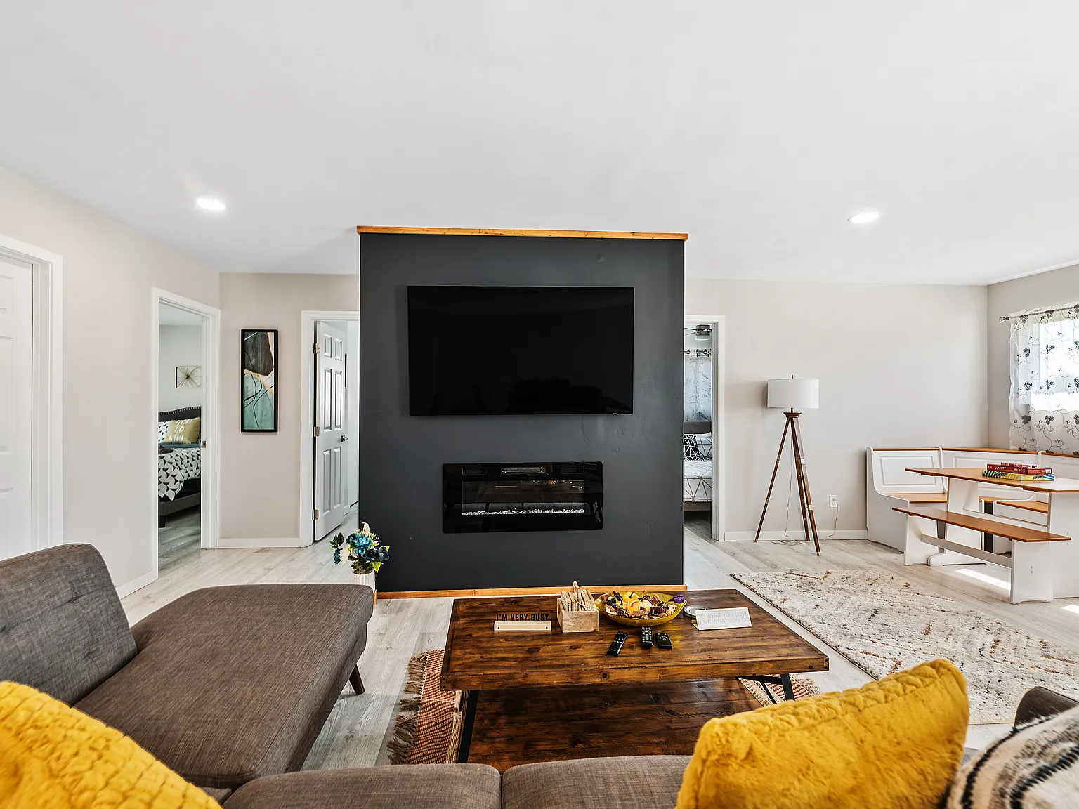 3 bed, 1235 sqft, $5,500 — Photo 2