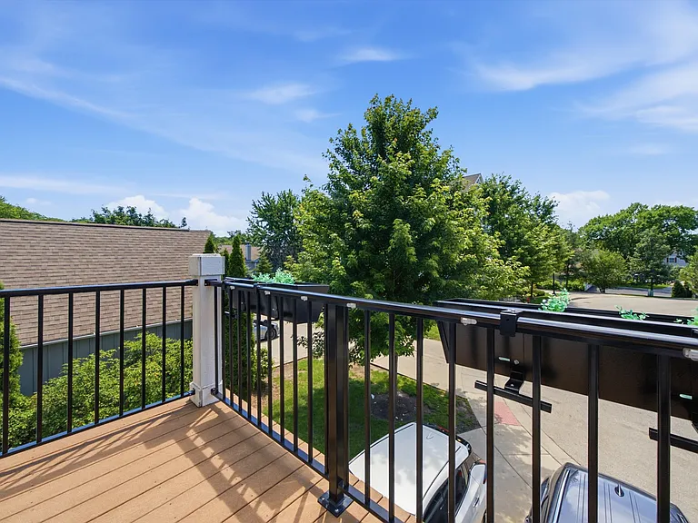 130 Waterbury Cir — Photo 44