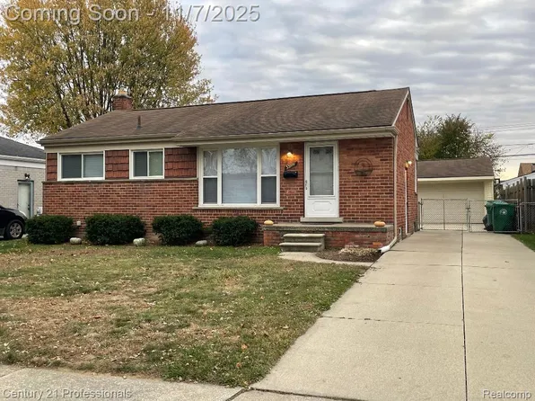 33541 Florence St, Garden City, MI 48135