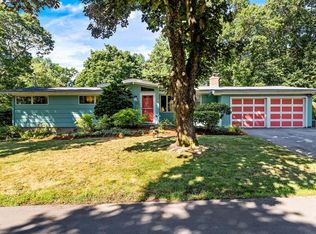 12 Locke Ln, Lexington, MA 02420