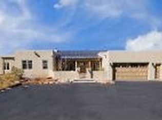 22 Lodge Trl, Santa Fe, NM 87506