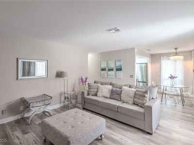 5219 Caliente St UNIT 11, Paradise Town, NV, 89119