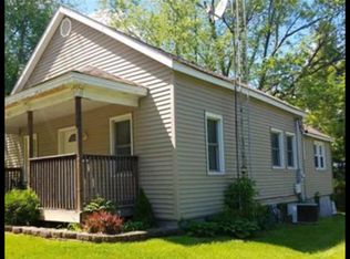 421 W Lincoln Ave, Petersburg, IL 62675