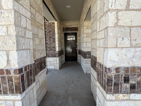 3rd image of 701 Jack St