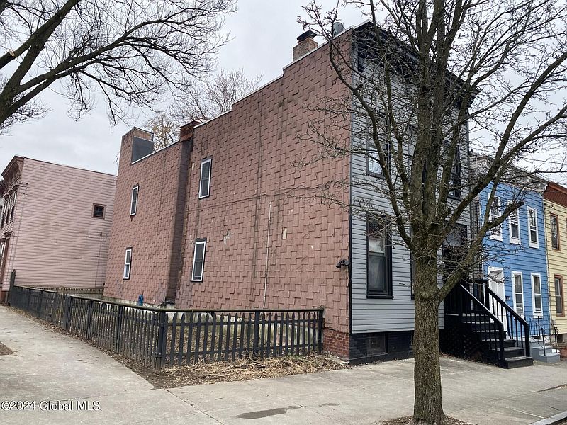 3rd image of 136 Dove Street