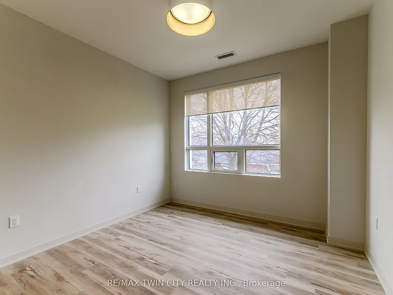 152 N Park St #201 — Photo 10