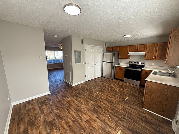 4th image of 2344 Willowbrook Dr Unit 2344C