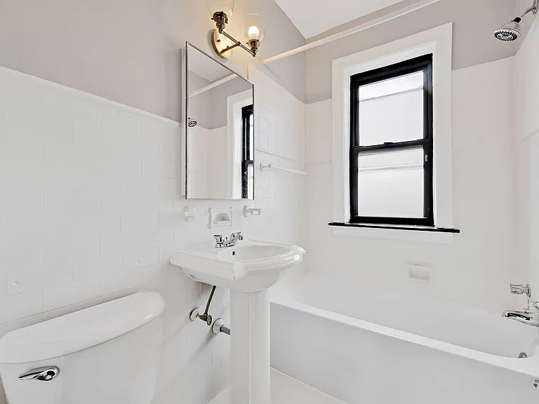 7828 S. Drexel Ave — Photo 22