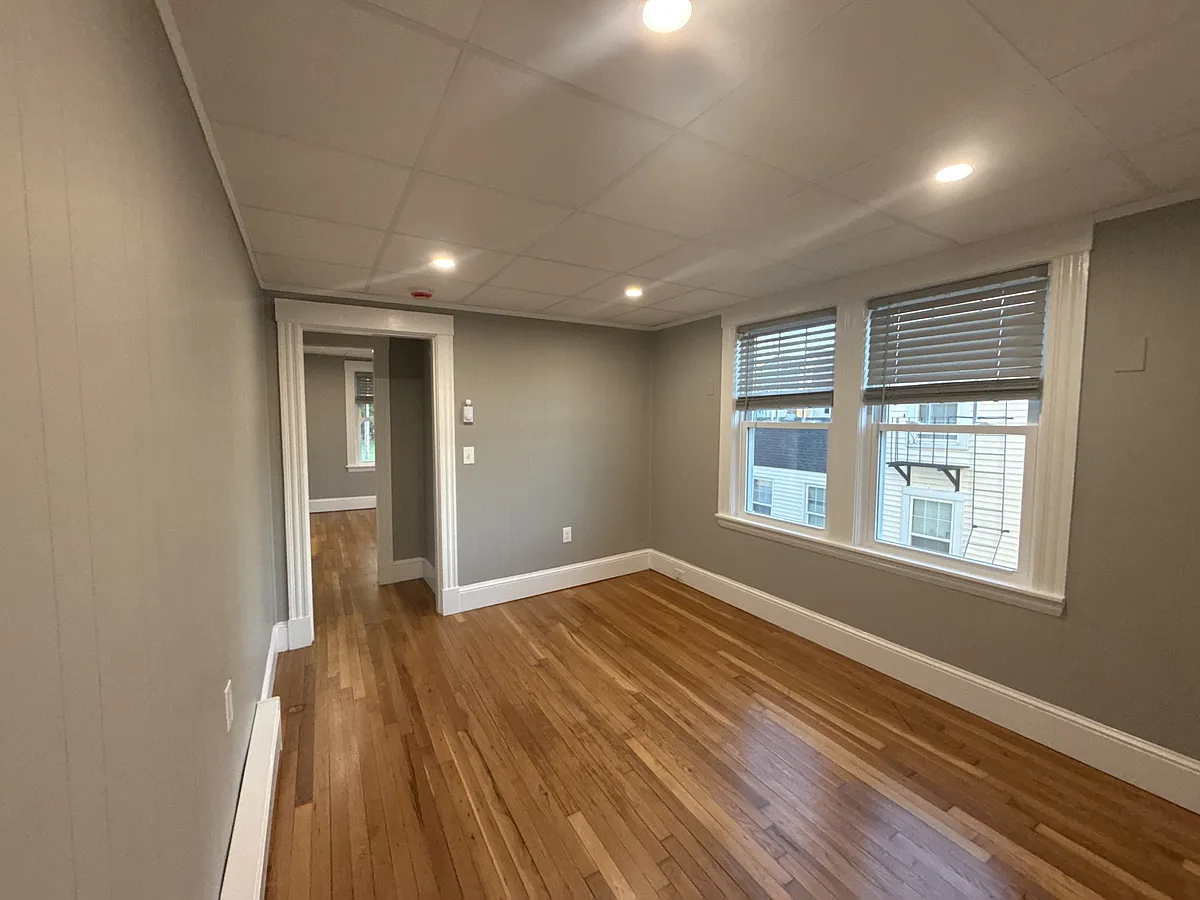 Building Photo - 189 E Central St #1