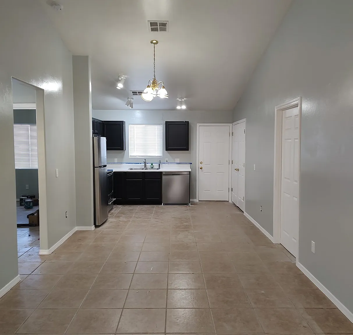 3 bed, 1100 sqft, $1,499 — Photo 2