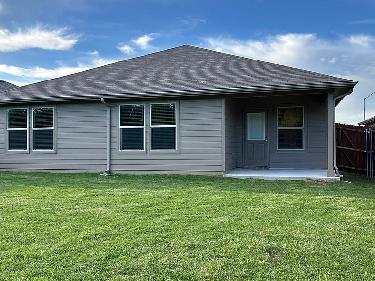 108 Piping Rock Dr — Photo 32