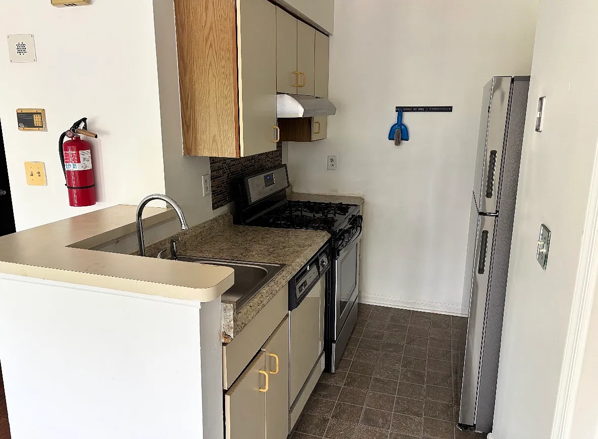1 bed, 469 sqft, $1,700 — Photo 2