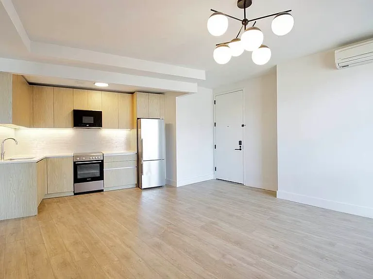 153 Erasmus St #7A — Photo 3