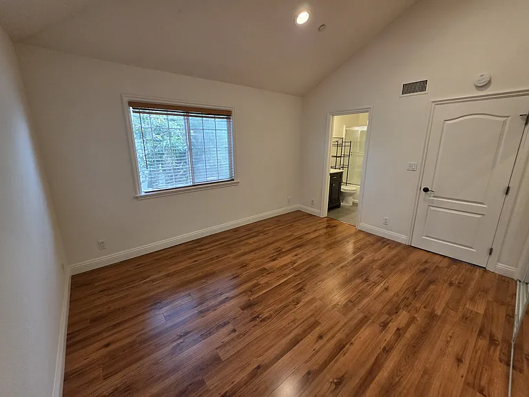 620 W Doran St #7 — Photo 26