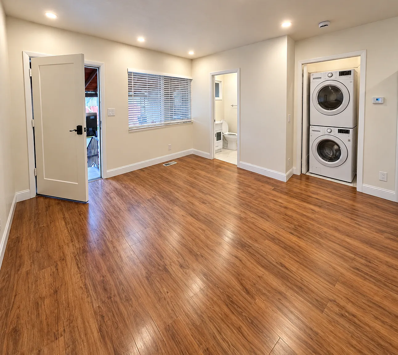 Studio, 640 sqft, $1,395 — Photo 2