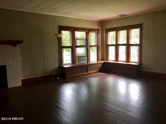 Summit livingroom