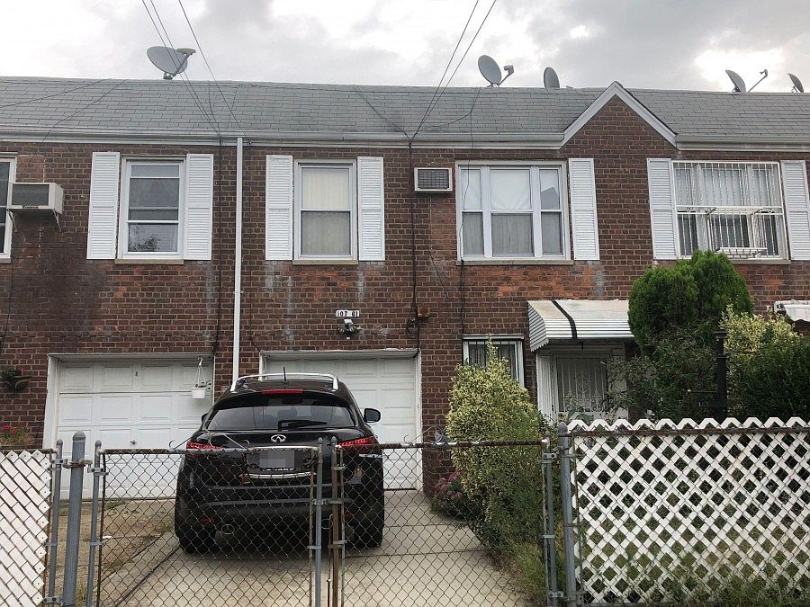 1st image of 10761 124th St