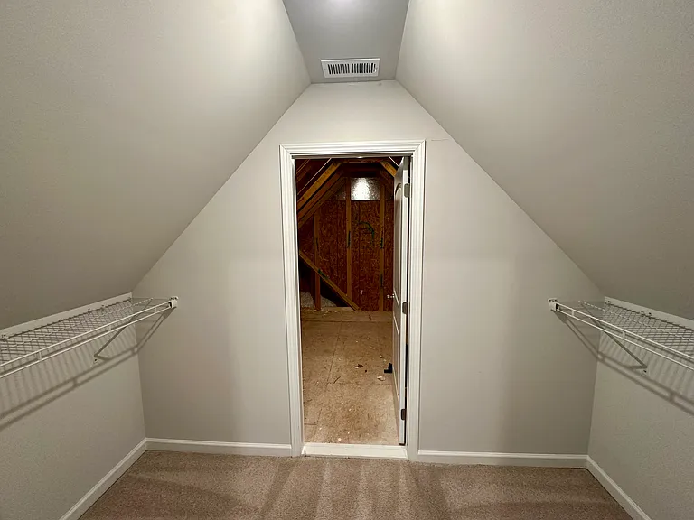 304 Greymoor Ln — Photo 22