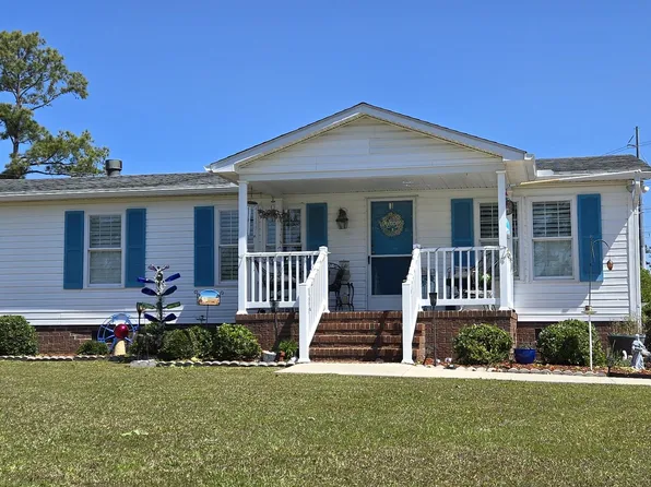 102 Ocean Spray Drive, Cedar Point, NC 28584