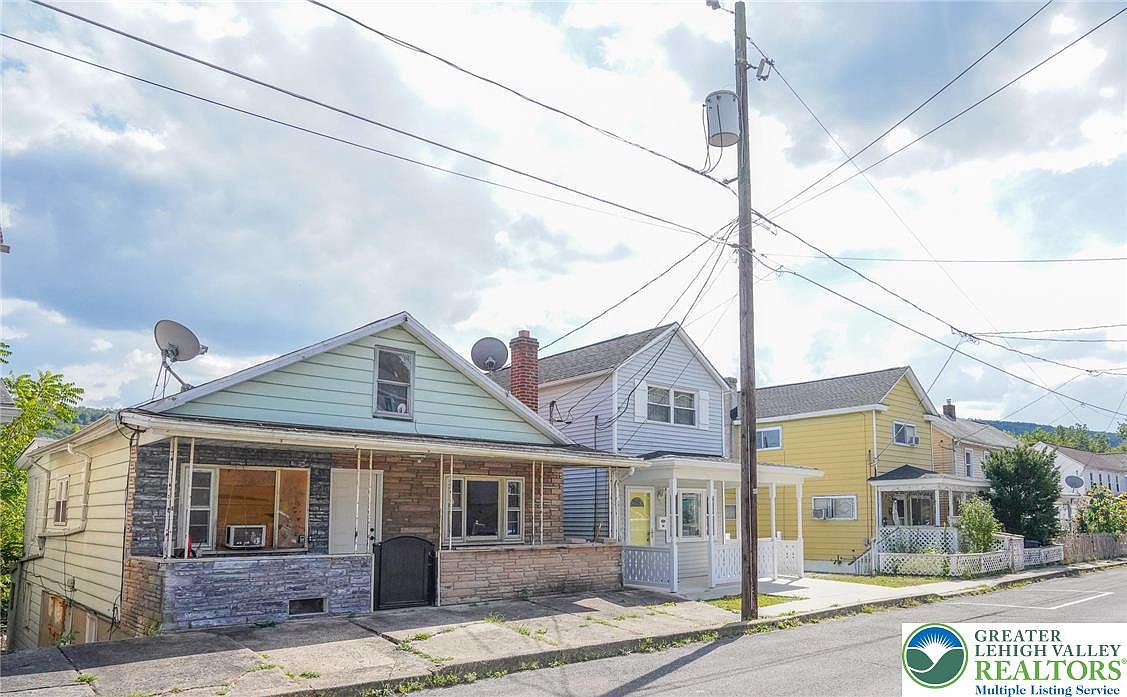 40 W Garibaldi Ave, Nesquehoning, PA 18240 | Zillow