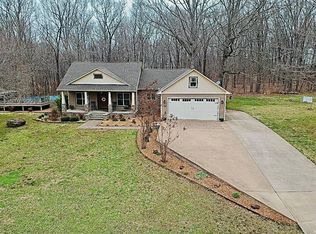 416 Rhodes Rd, Big Sandy, TN 38221