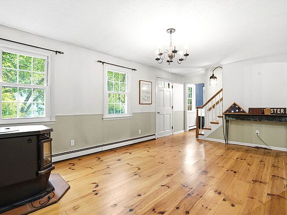 5th image of 590 Laydon Street