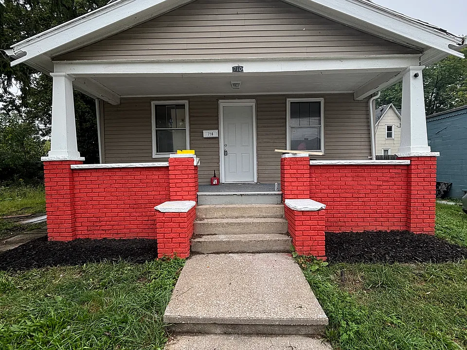 710 Redwood Ave