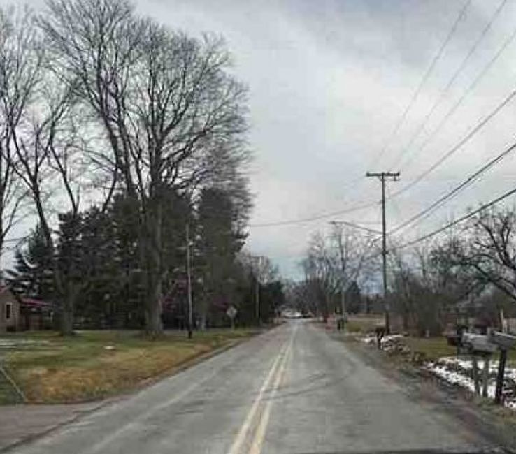 Exterior Neighborhood (street photo)