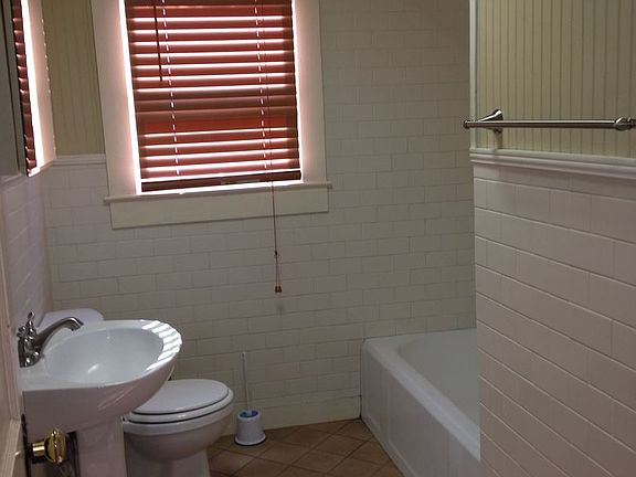 5th image of 837 Saint Thomas St