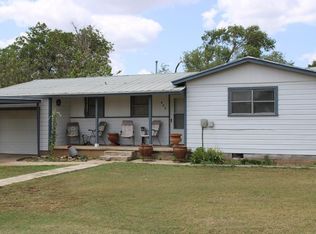 402 Lynn St, Wingate, TX 79566