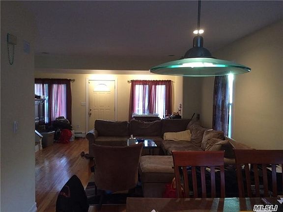 3rd image of 222 Juanita Ave