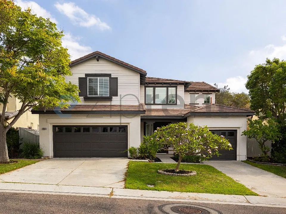 1566 Glencrest Dr
