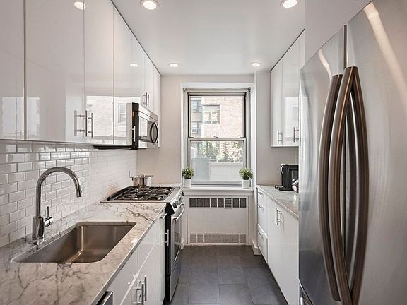3rd image of 155 E 76th St Office 2-A
