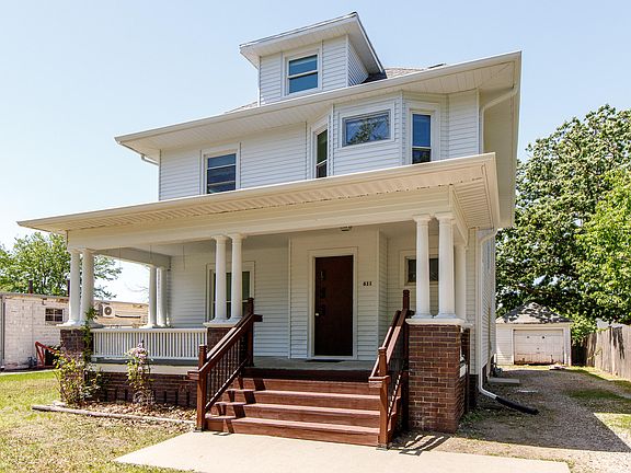 3rd image of 611 Kellogg Ave
