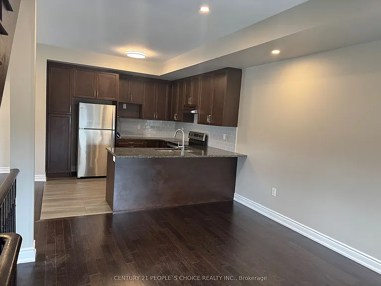 2518 Littlefield Cres — Photo 12