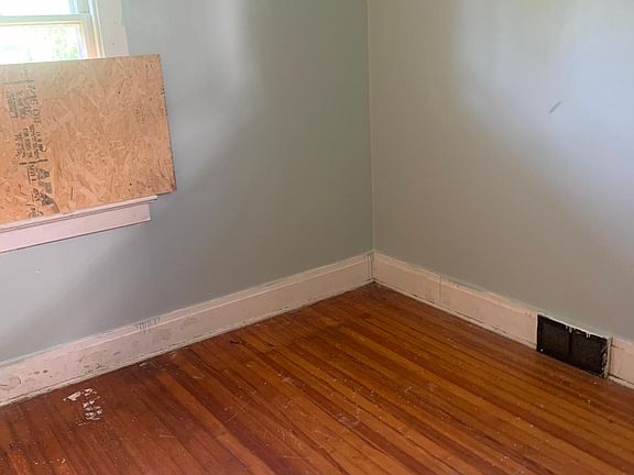 5th image of 78 Andover Ave #1