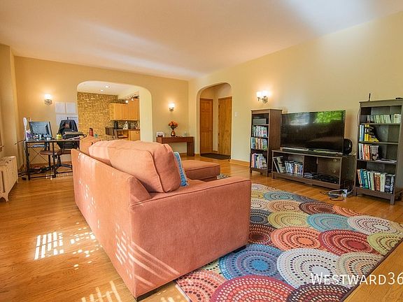 3rd image of 821 Brummel St APT 2