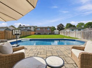 95 Chilton Dr, Hamilton, ON L8J1L8